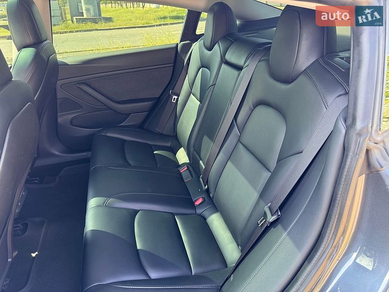 Седан Tesla Model 3 2019 в Кривому Розі