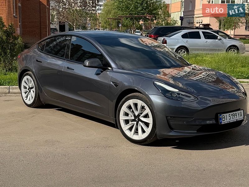 Седан Tesla Model 3 2022 в Полтаве