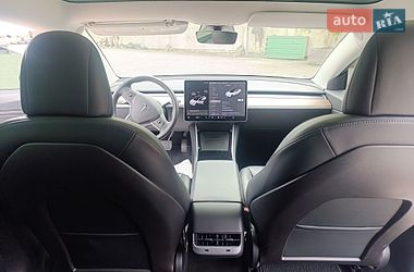 Седан Tesla Model 3 2019 в Белой Церкви