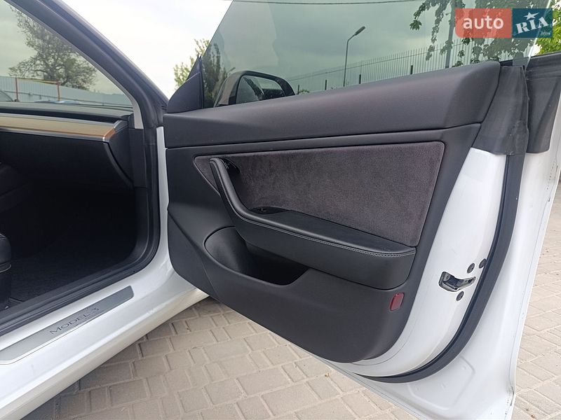 Седан Tesla Model 3 2019 в Белой Церкви