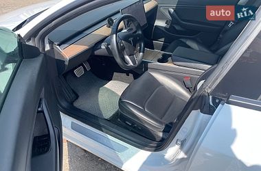 Седан Tesla Model 3 2018 в Києві