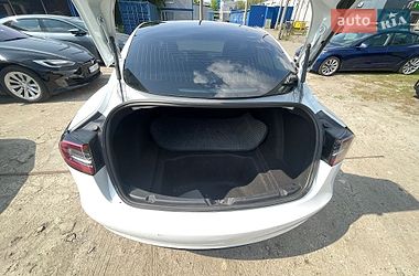 Седан Tesla Model 3 2018 в Києві