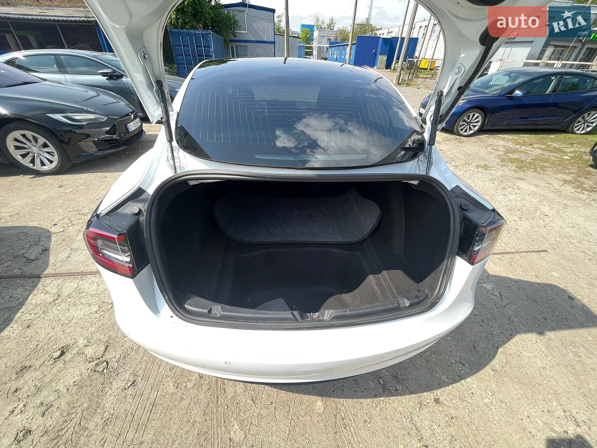 2018 Tesla Model 3 - мініатюра 10