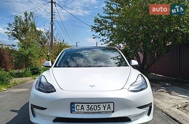 Седан Tesla Model 3 2021 в Черкасах