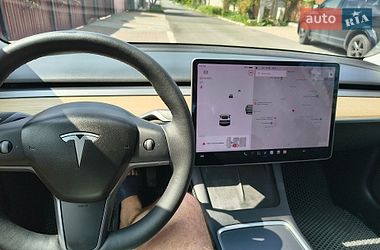 Седан Tesla Model 3 2021 в Черкасах