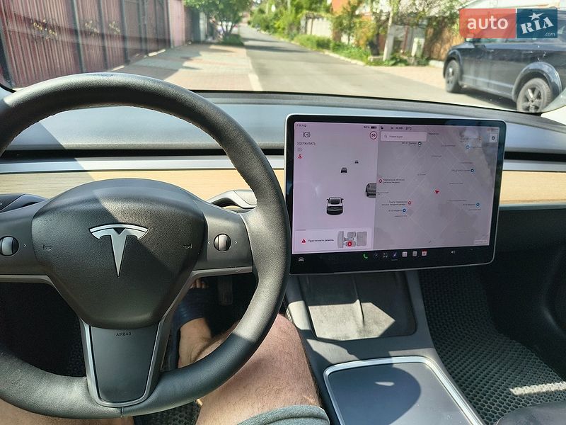 Седан Tesla Model 3 2021 в Черкасах