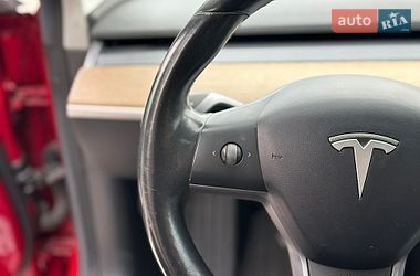 Седан Tesla Model 3 2019 в Києві