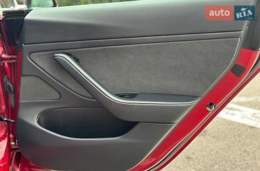 Седан Tesla Model 3 2019 в Києві