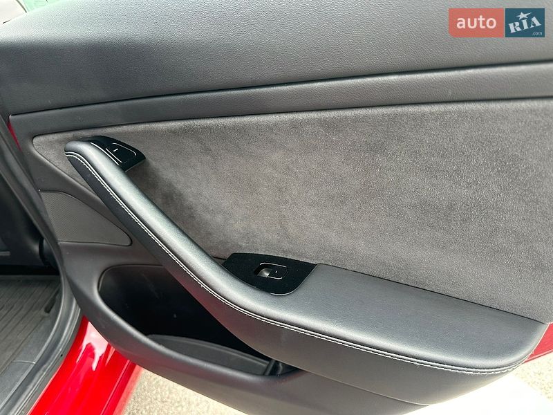 Седан Tesla Model 3 2019 в Києві