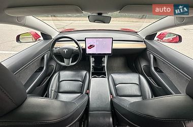 Седан Tesla Model 3 2019 в Києві