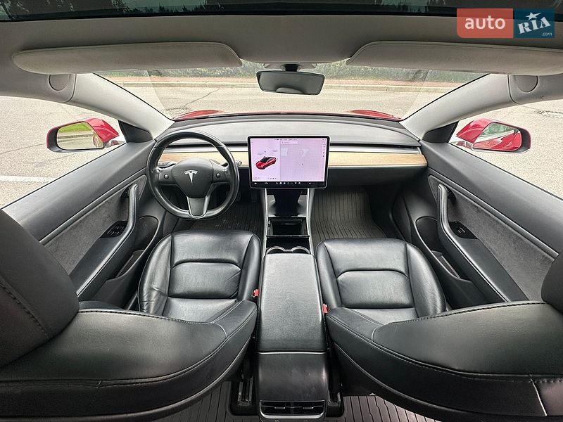 Седан Tesla Model 3 2019 в Києві
