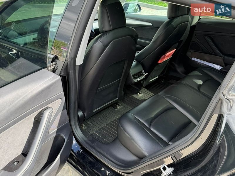 Седан Tesla Model 3 2020 в Ивано-Франковске
