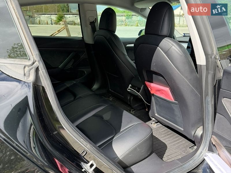 Седан Tesla Model 3 2020 в Ивано-Франковске