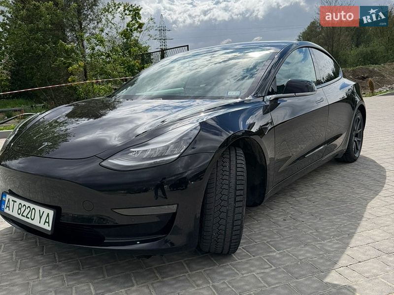 Седан Tesla Model 3 2020 в Ивано-Франковске
