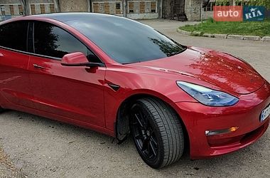 Седан Tesla Model 3 2018 в Івано-Франківську