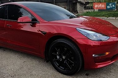 Седан Tesla Model 3 2018 в Івано-Франківську