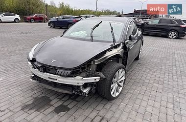 Седан Tesla Model 3 2020 в Львові