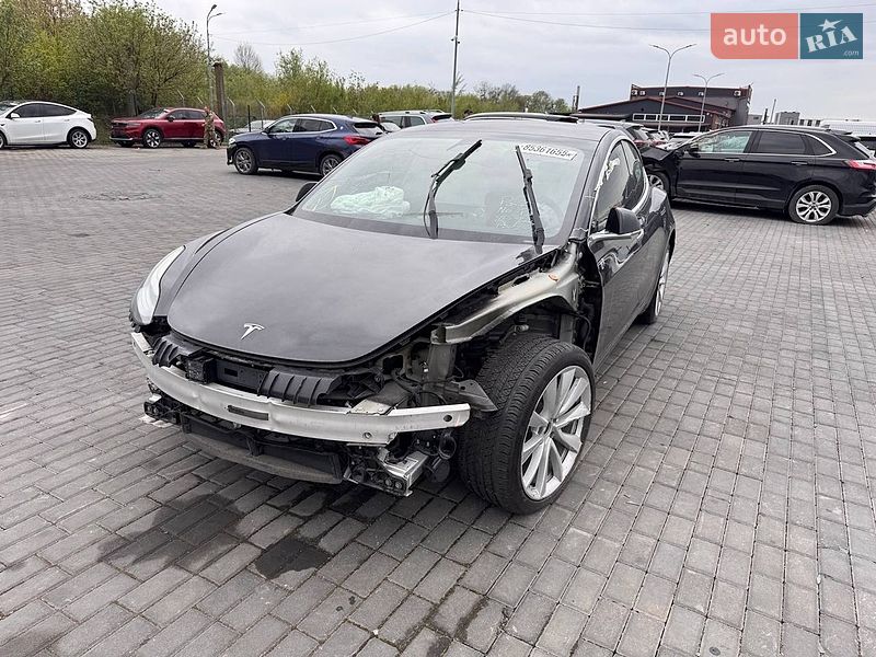 Tesla Model 3 2020