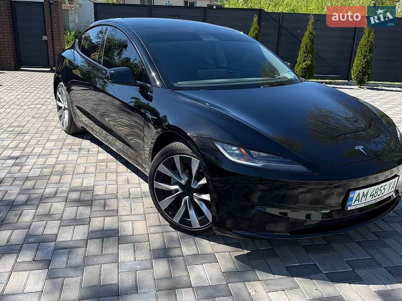 Седан Tesla Model 3 2024 в Звягеле