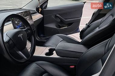 Седан Tesla Model 3 2018 в Львове