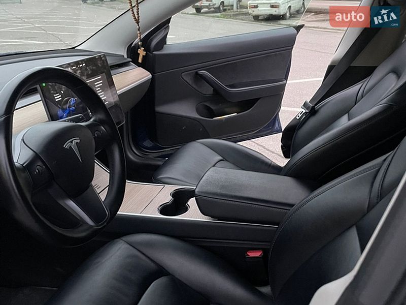 Седан Tesla Model 3 2018 в Львове