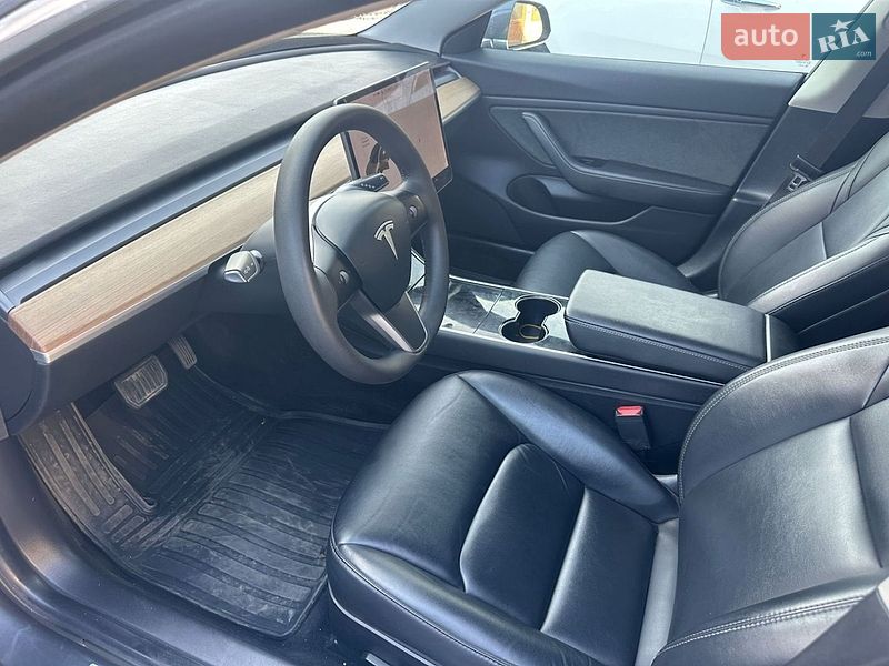 Седан Tesla Model 3 2019 в Киеве