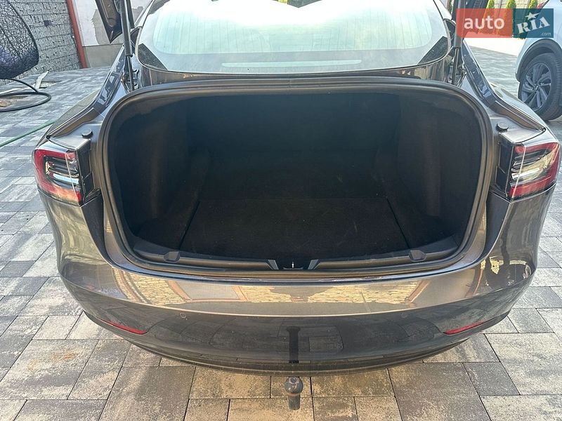 Седан Tesla Model 3 2019 в Киеве