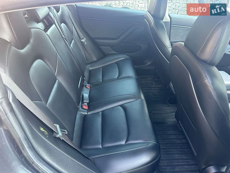 Седан Tesla Model 3 2019 в Киеве