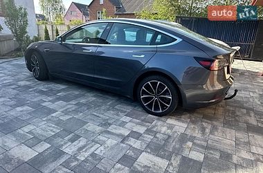 Седан Tesla Model 3 2019 в Киеве