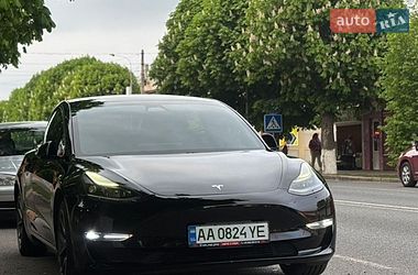 Седан Tesla Model 3 2021 в Овручі