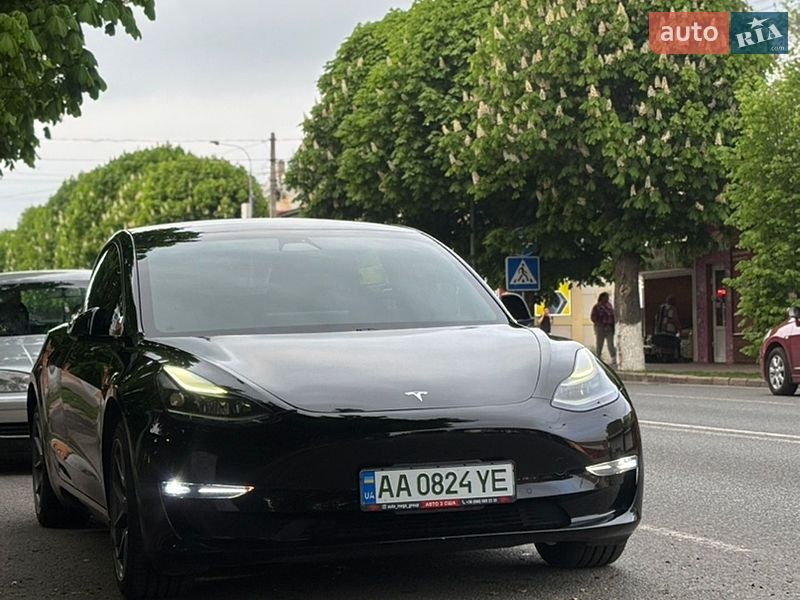Tesla Model 3 2021