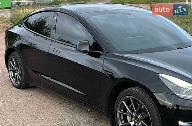 Седан Tesla Model 3 2021 в Овручі