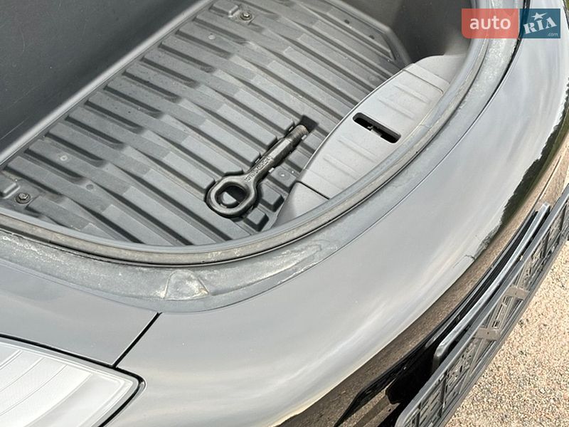Седан Tesla Model 3 2021 в Овручі