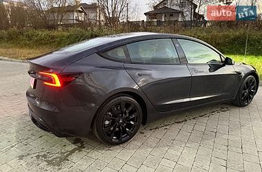 Седан Tesla Model 3 2024 в Львове