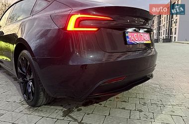 Седан Tesla Model 3 2024 в Львове