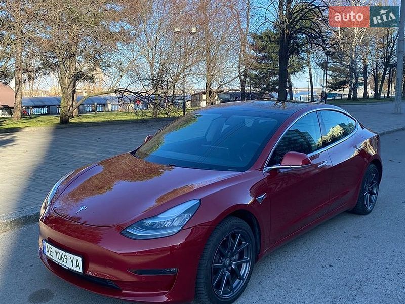 Седан Tesla Model 3 2019 в Днепре