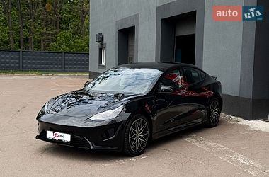 Седан Tesla Model 3 2022 в Києві