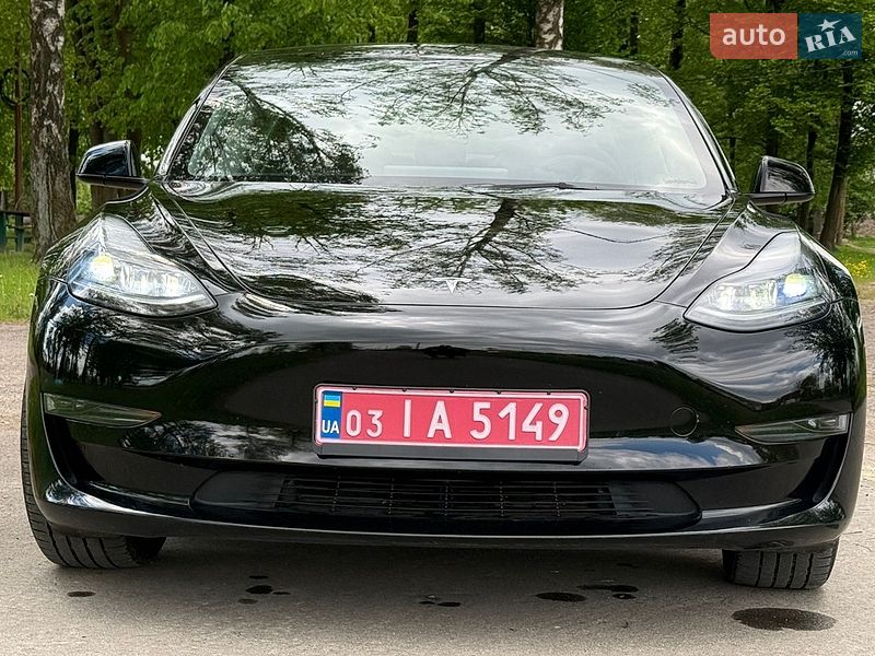 Седан Tesla Model 3 2023 в Киеве
