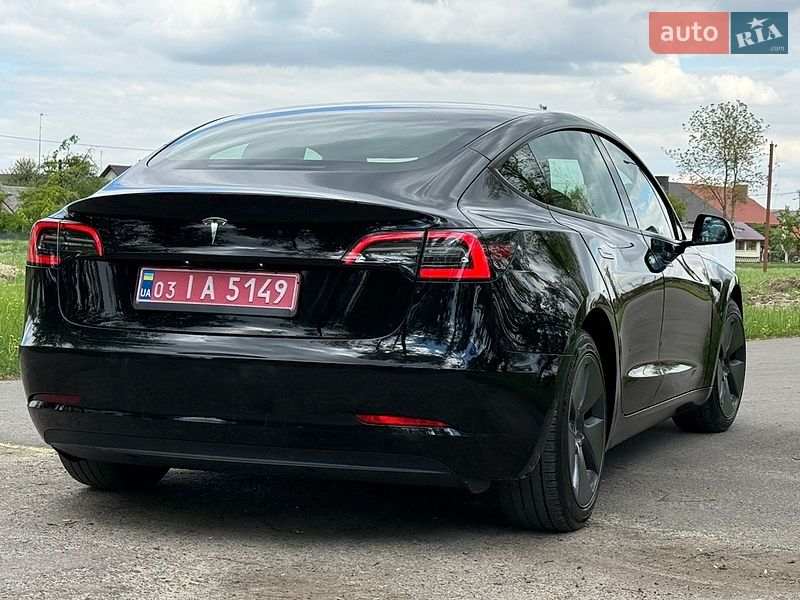 Седан Tesla Model 3 2023 в Киеве