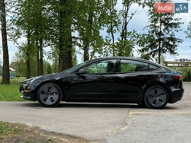 Седан Tesla Model 3 2023 в Киеве
