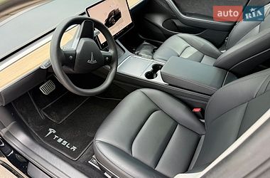 Седан Tesla Model 3 2023 в Киеве