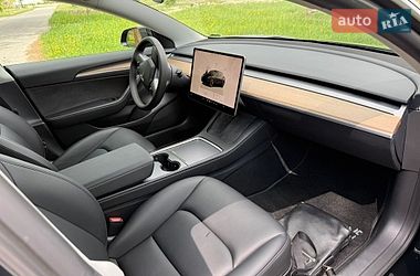 Седан Tesla Model 3 2023 в Киеве