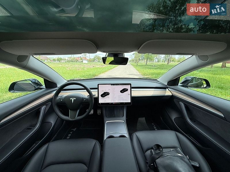 Седан Tesla Model 3 2023 в Киеве