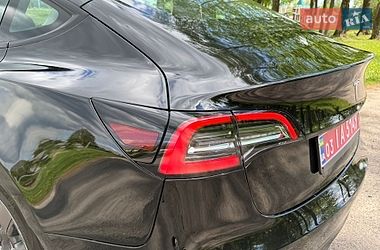 Седан Tesla Model 3 2023 в Киеве