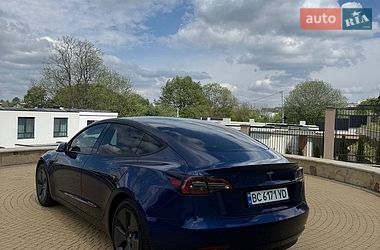 Седан Tesla Model 3 2023 в Львові