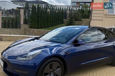 Седан Tesla Model 3 2023 в Львові