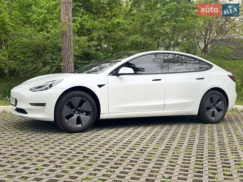 Седан Tesla Model 3 2020 в Киеве