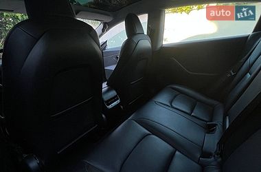 Седан Tesla Model 3 2019 в Одесі
