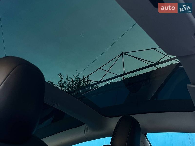 Седан Tesla Model 3 2019 в Одесі