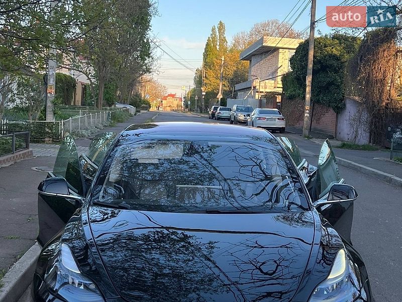 Седан Tesla Model 3 2019 в Одесі